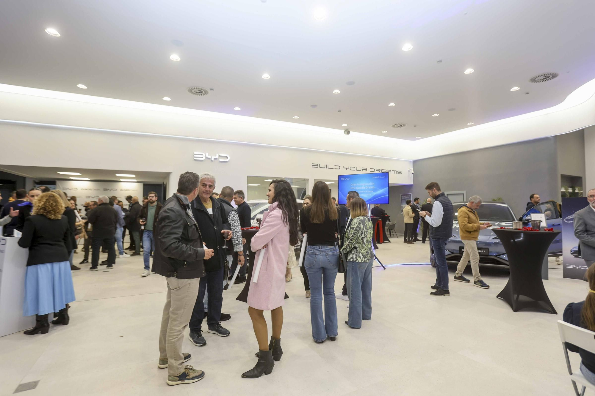 QUADIS Dream inaugura el primer centro BYD en Alicante.