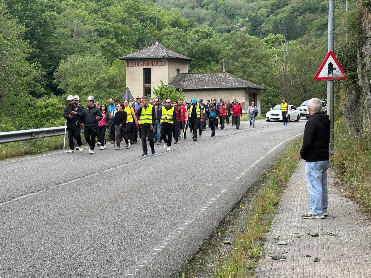 La marcha minera entrando en Cangas del Narcea.