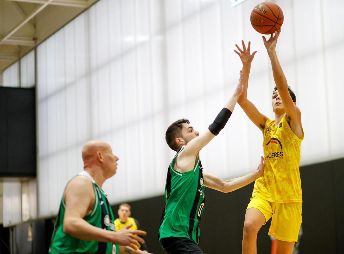 Éxito del Aderes Burjassot, equipo que representa al Valencia Basket en la Copa Campeones