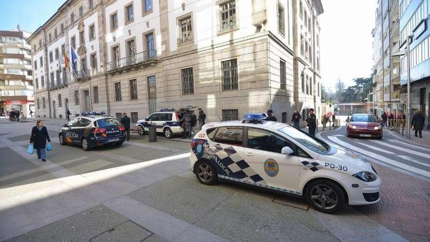 Edificio de la Audiencia de Pontevedra en el que se celebra la vista este jueves. // Faro