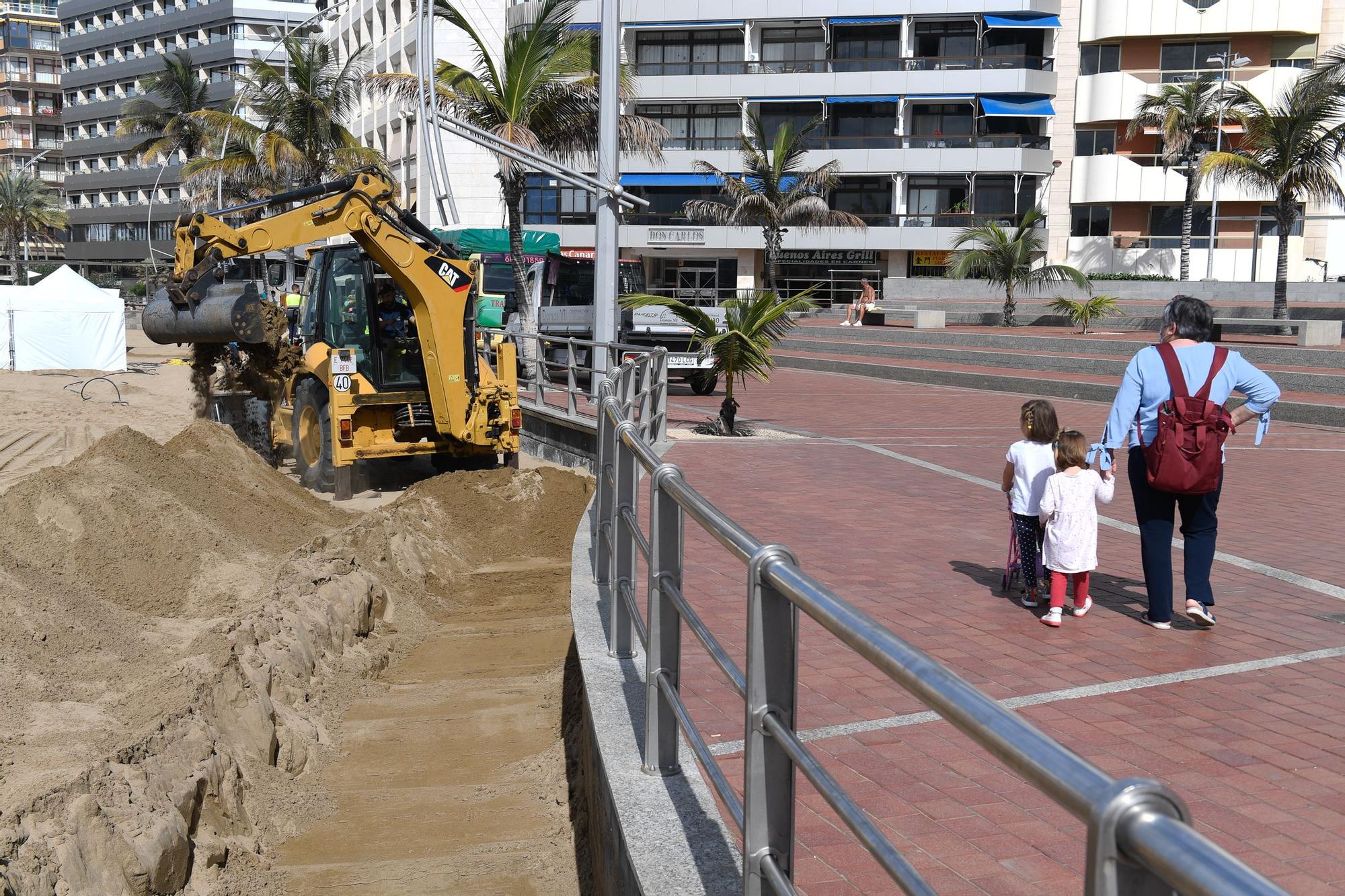 Las Canteras prepara la Navidad