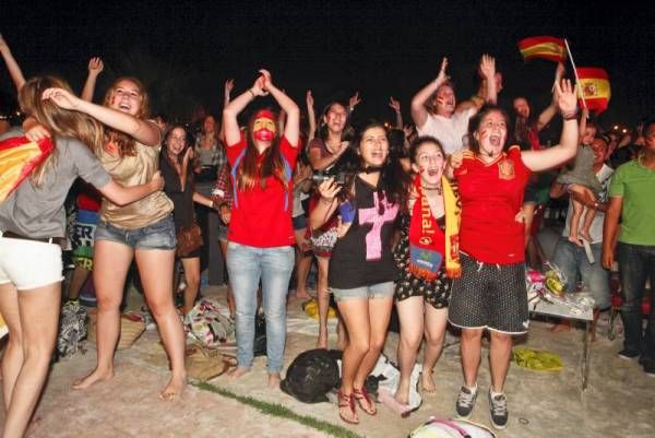Cientos de personas festejan en Las Playas el pase a semifinales