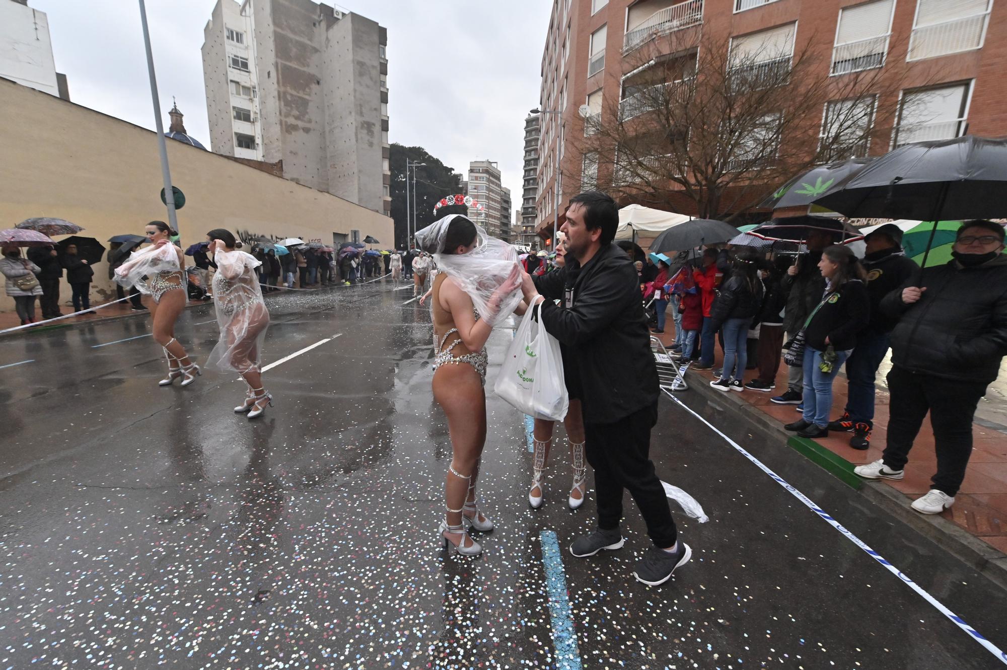 Teatro y música en el desfile de animación de la Magdalena