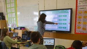 El debat sobre l’ús de l’ordinador arriba a les aules després del dels mòbils