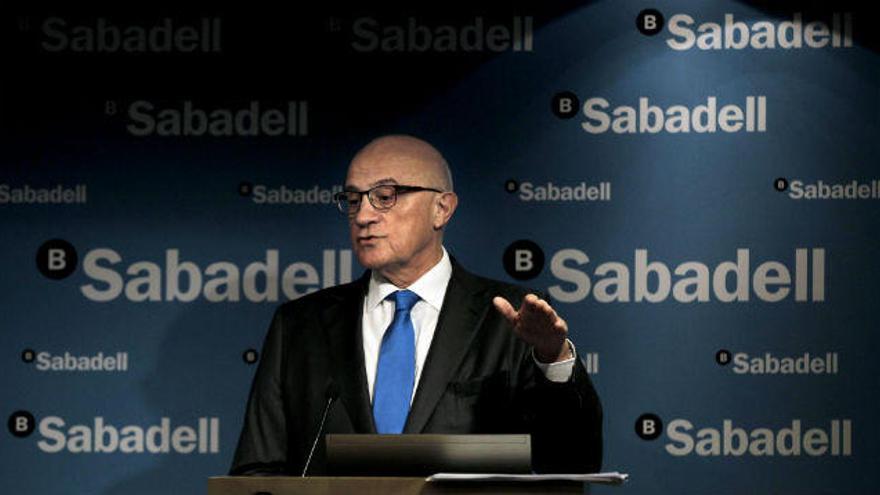 Josep Oliu durante la rueda de prensa de presentación de resultados del Sabadell