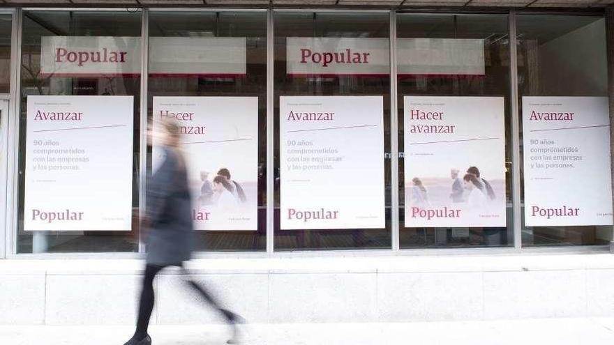 Fachada de una sucursal del Banco Popular.