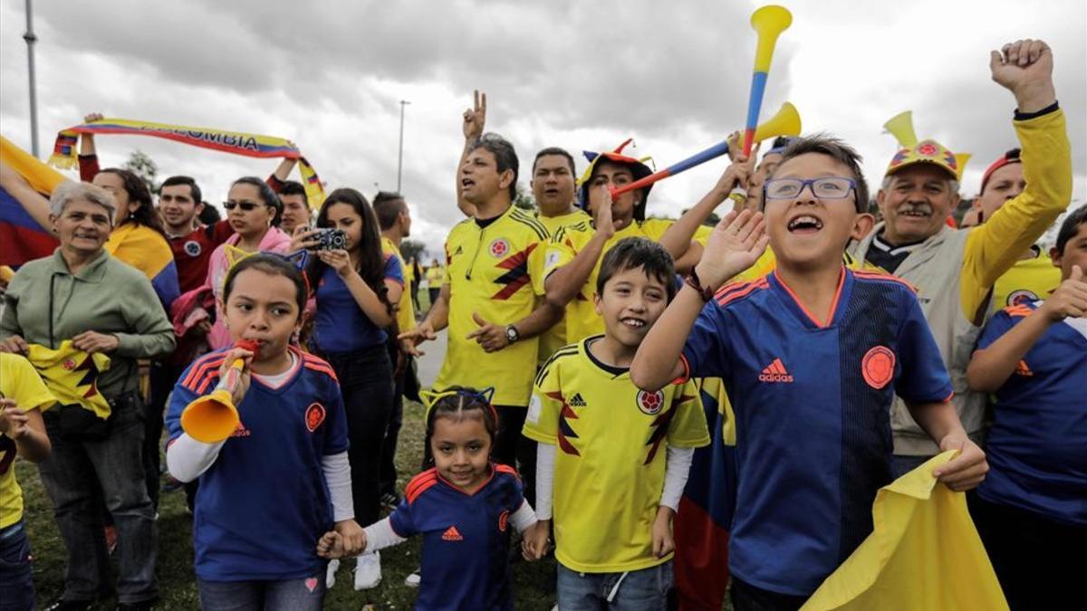 Colombianos esperan en el Campín a su selección