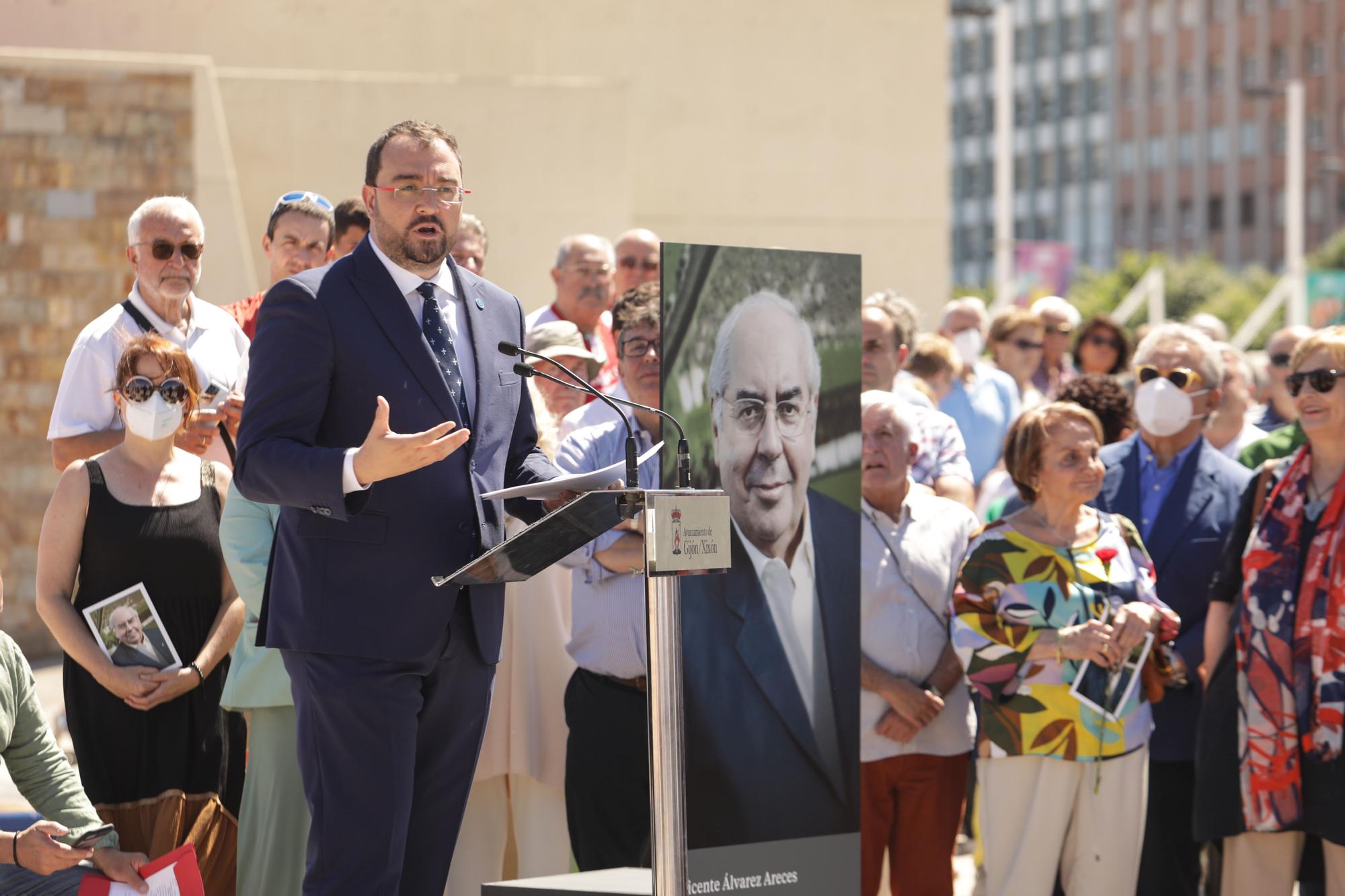 En imágenes: así fue el homenaje a Areces en Gijón