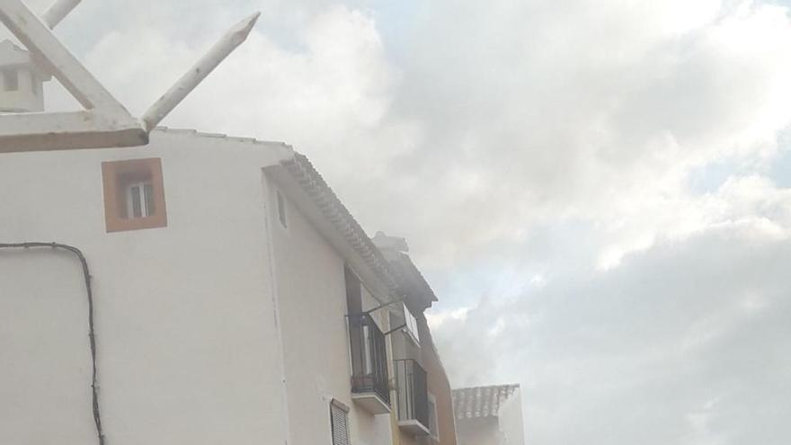 Susto en el casco antiguo de La Vila tras arder una vivienda