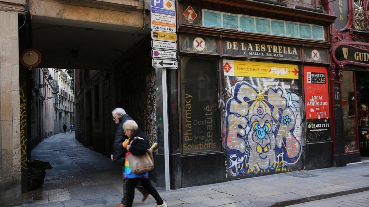 Un comercio cerrado en Barcelona.