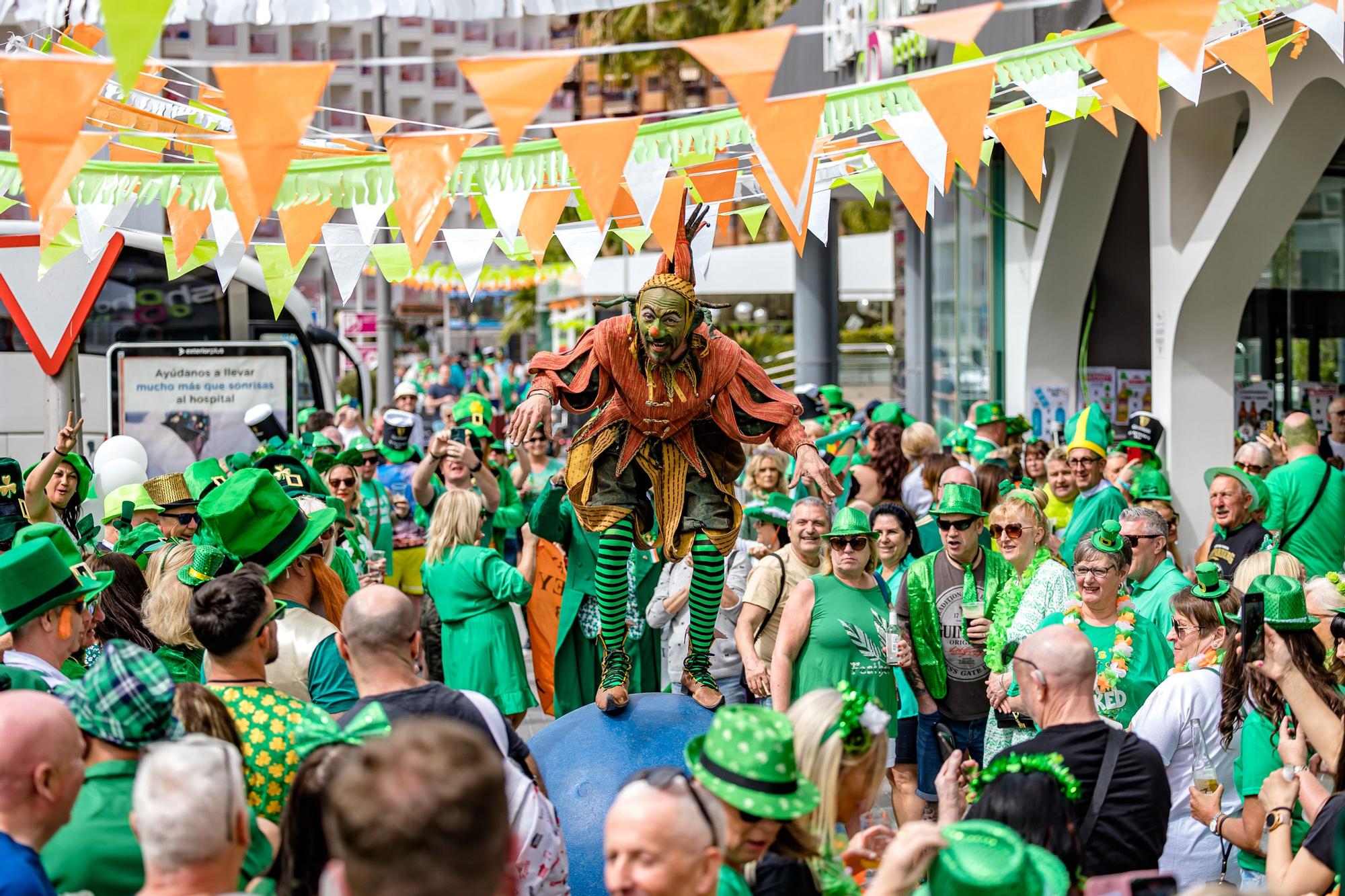 Saint Patrick llena de verde las calles de Benidorm