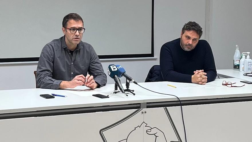 El alcalde Miquel Oliver y el regidor Sebastià Llodrà han comparecido este lunes en rueda de prensa.