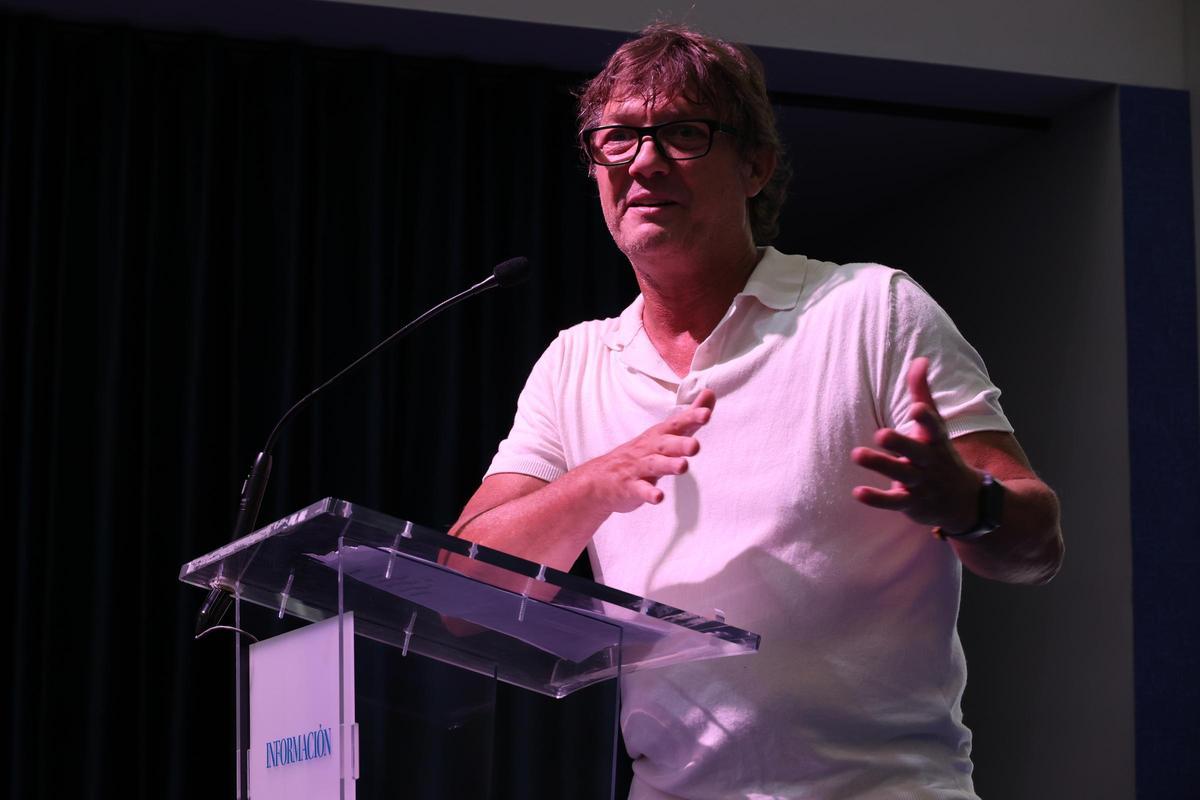 Rafa Arjones, comisario de la exposición INFoperiodistas ALC 25