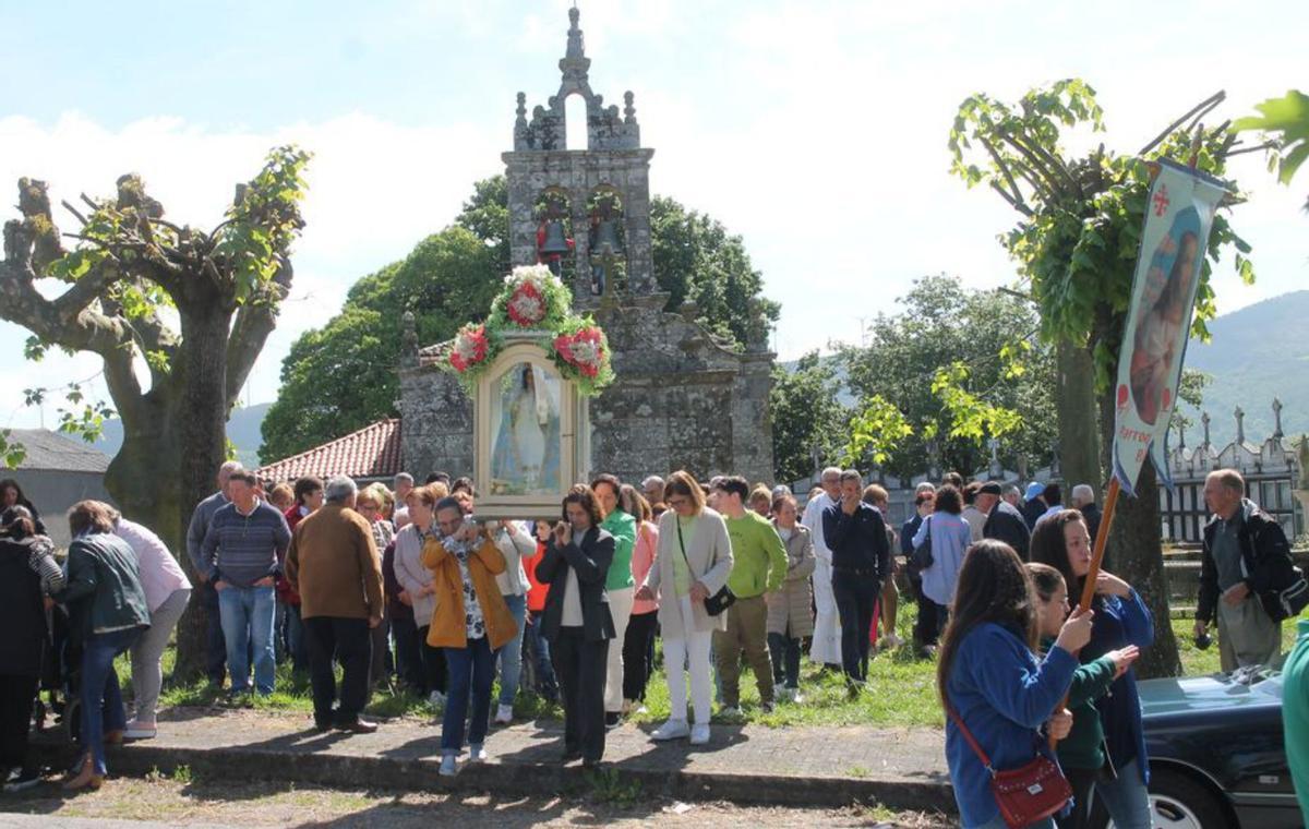 Comezo da procesión cara San Xoán de Camba.