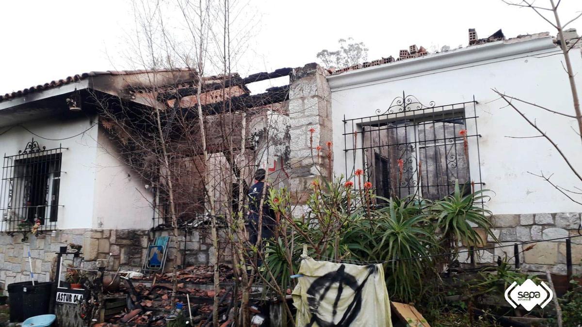 La casa incendiada, esta mañana