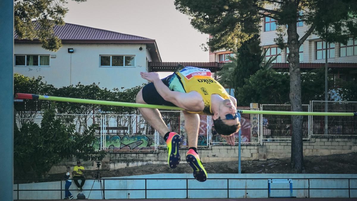 Raúl Bellón, del CA Safor Teika, competirá en la prueba de salto de altura