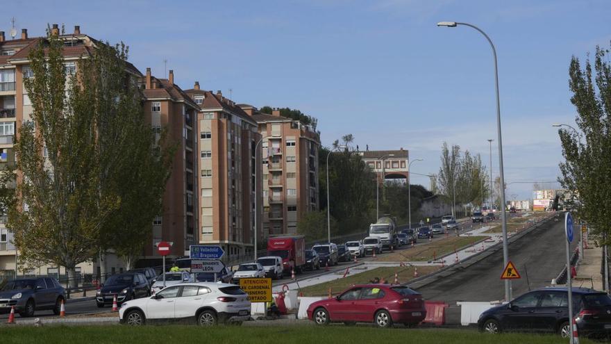 Los trabajos de fresado en Cardenal Cisneros agravan los problemas de tráfico en Zamora