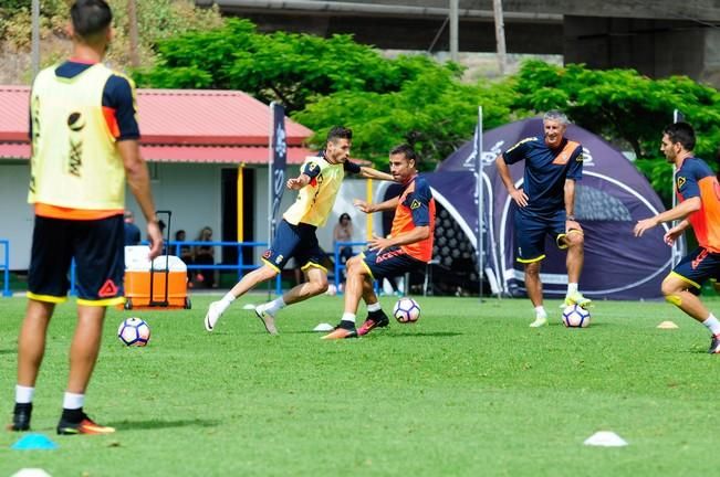 Entrenamienro de la UD Las Palmas previo a la ...