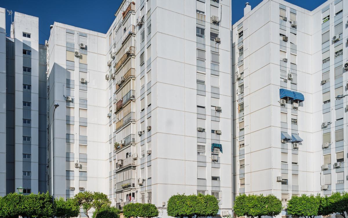 Edificios y apartamentos de barrio.