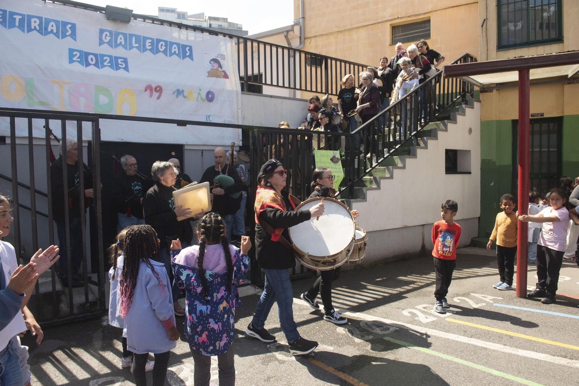 Baile, pandeireta e alegría no Raquel Camacho