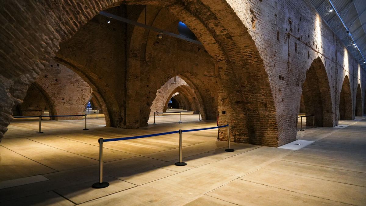 Jornadas de puertas abiertas de las Reales Atarazanas de Sevilla. A 23 de octubre de 2025 en Sevilla, Andalucía (España). La consejera de Cultura y Deporte, Patricia del Pozo, inaugura este jueves en Sevilla la reapertura de las Reales Atarazanas, que celebran sus jornadas de puertas abiertas para dar a conocer al público este emblemático edificio tras su restauración.