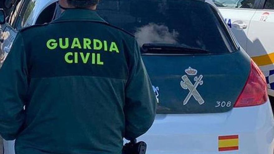 A 60-year-old man arrested for the alleged murder of his wife in a possible case of gender-based violence in Isla Cristina (Huelva)