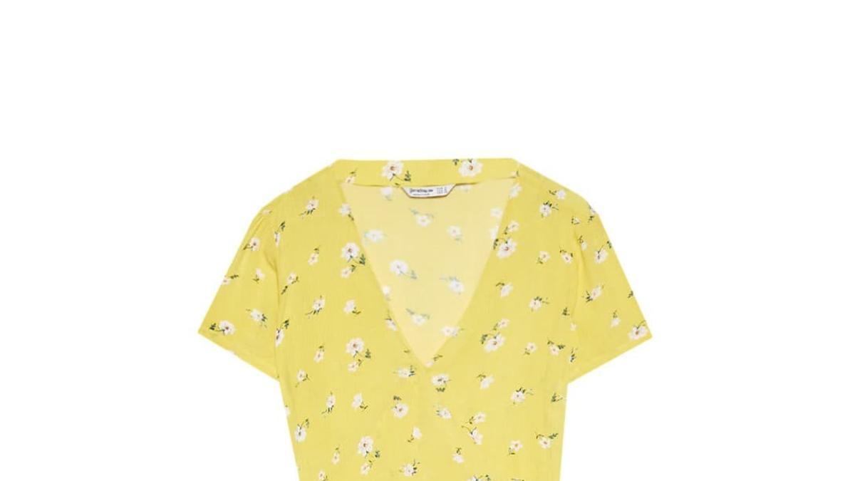 Emily Ratajkowski nos inspira los vestidos amarillos perfectos para el verano
