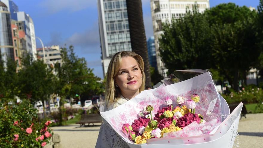 La abogada ucraniana que sorprende a A Coruña con ramos de azúcar hiperrealistas: “La gente cree que son naturales"
