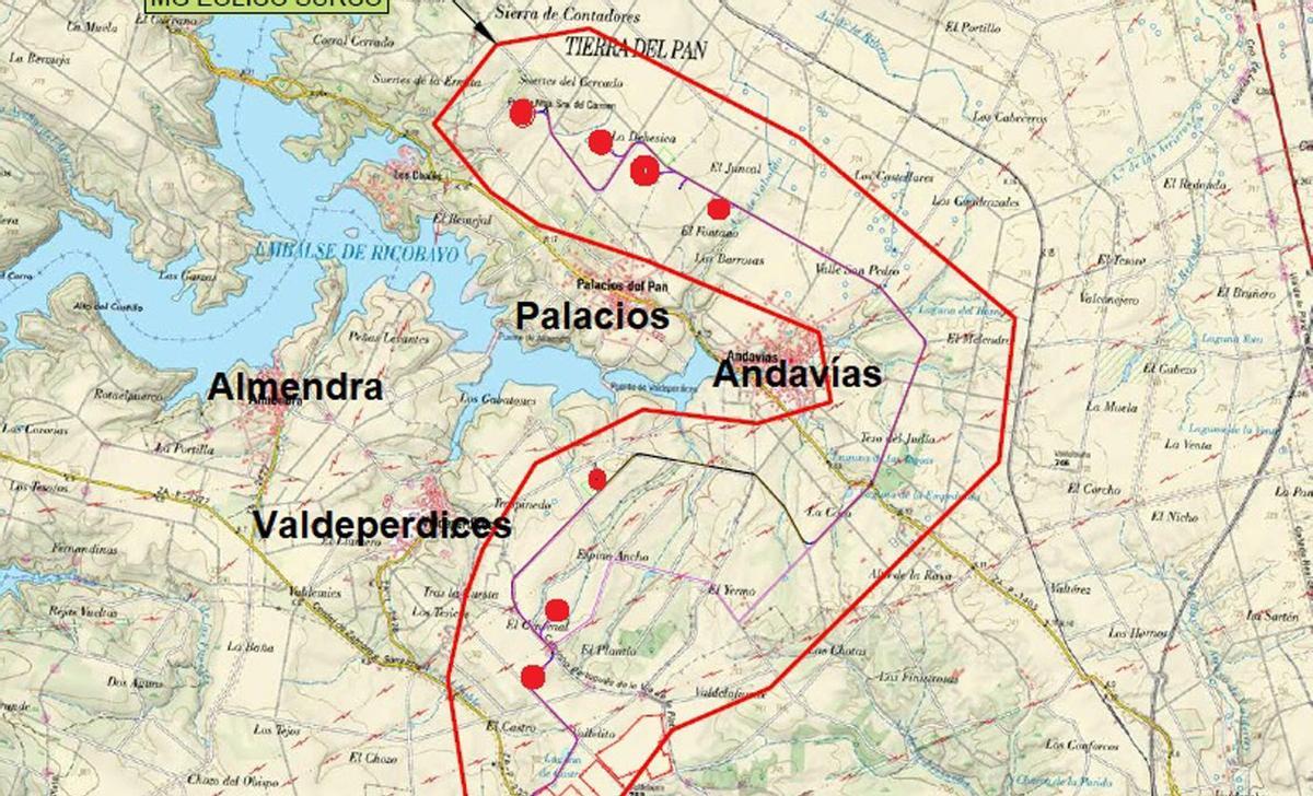 Los puntos rojos marcan la situación de los siete molinos del parque eólico Surco.