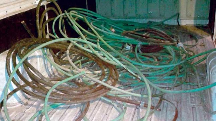 Cable de cobre recuperado por la Policía Nacional a una banda de ladrones.
