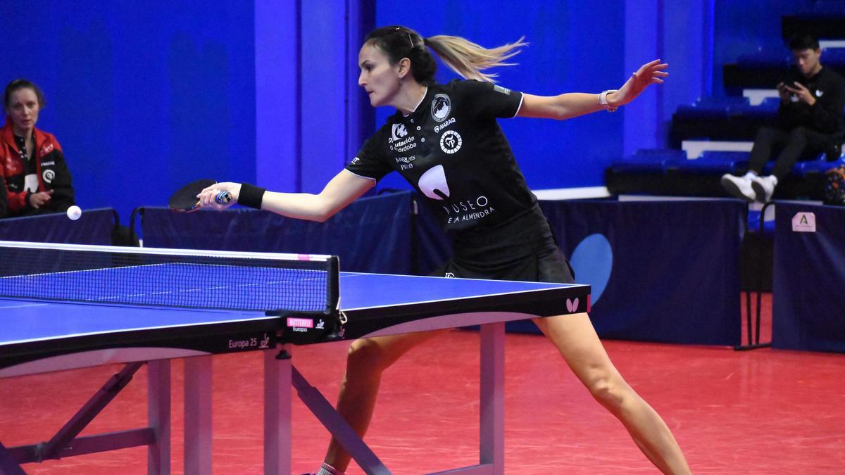 Marija Galonja, durante un partido de tenis de mesa del Priego.