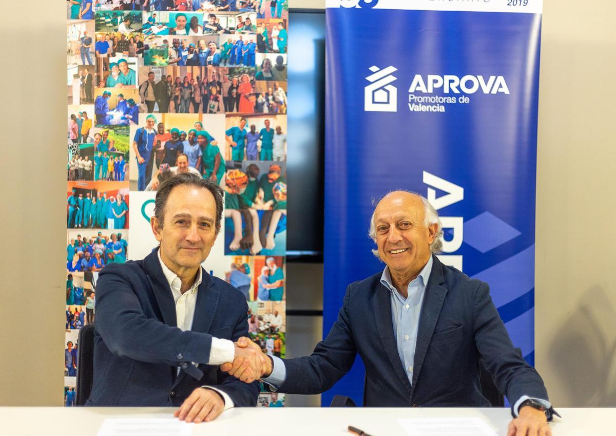 Antonio Olmedo, presidente de Aprova, y el doctor José Rubio, presidente de Surg For All.