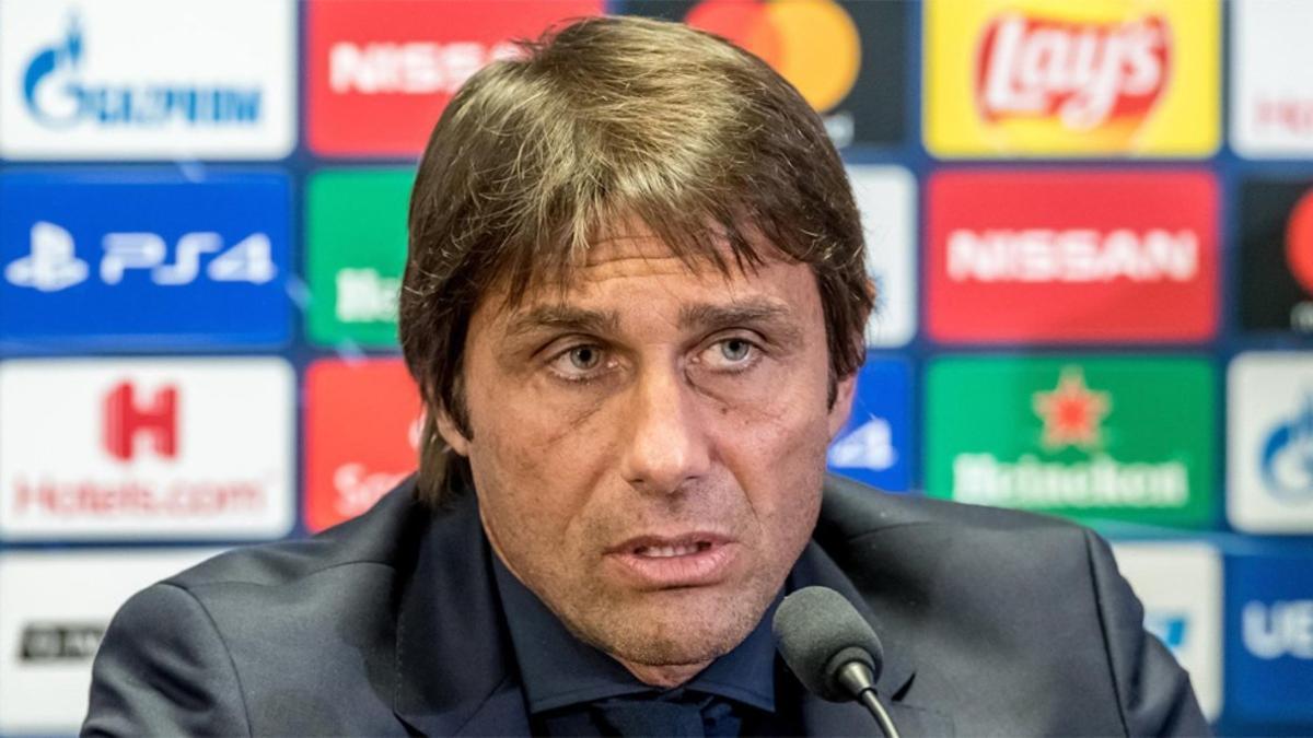 Conte admite que podría haber entrenado a la Roma