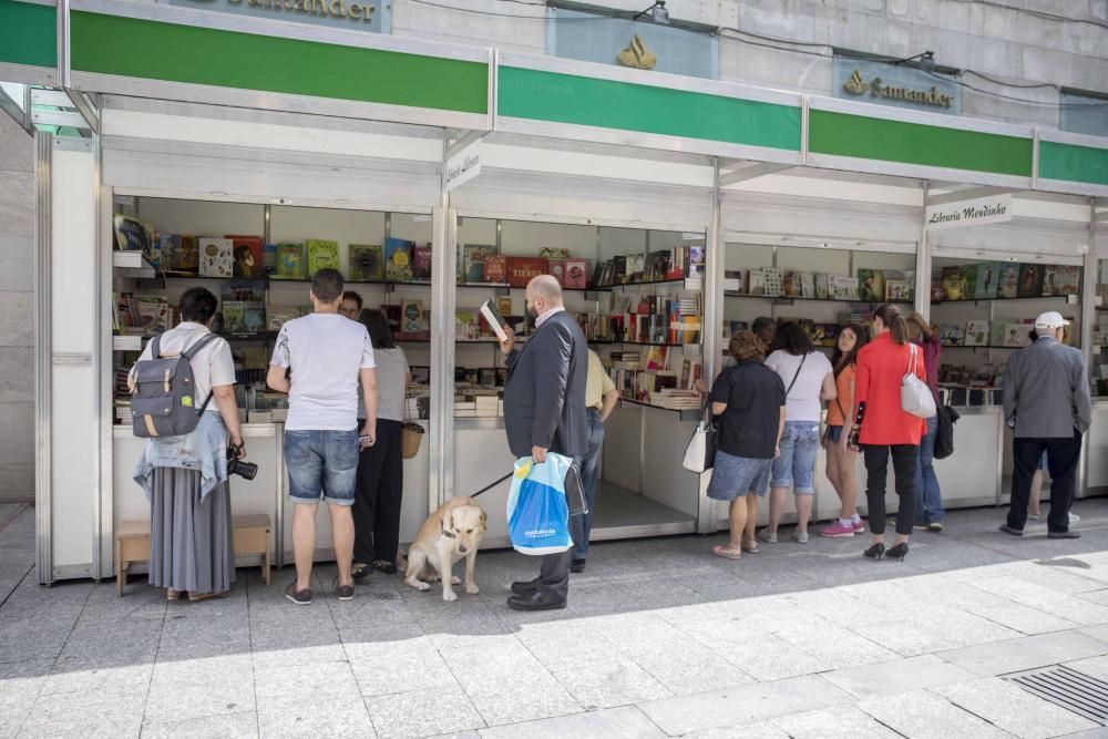 Miles de aventuras en la Feria del libro de Vigo