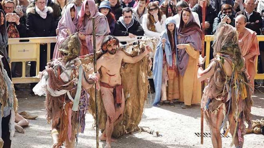 La escenificación de la muerte de Cristo.