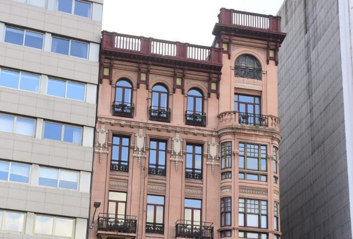 Inmueble en el 16 de Linares Rivas. | Casteleiro