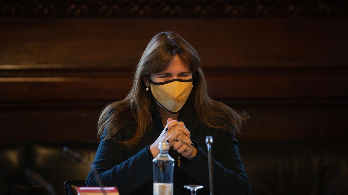 La presidenta del Parlament, Laura Borràs, en una reunión de la Mesa de la Cámara catalana.