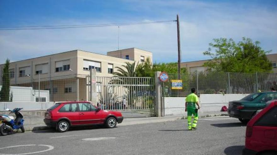 Santa Pola detectó 117 casos de absentismo escolar en los institutos el pasado curso.