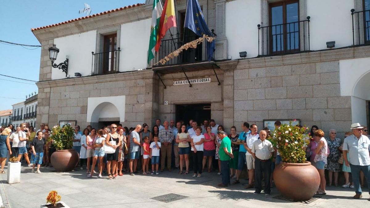 FOTOS: Minutos de silencio. Córdoba con Barcelona.