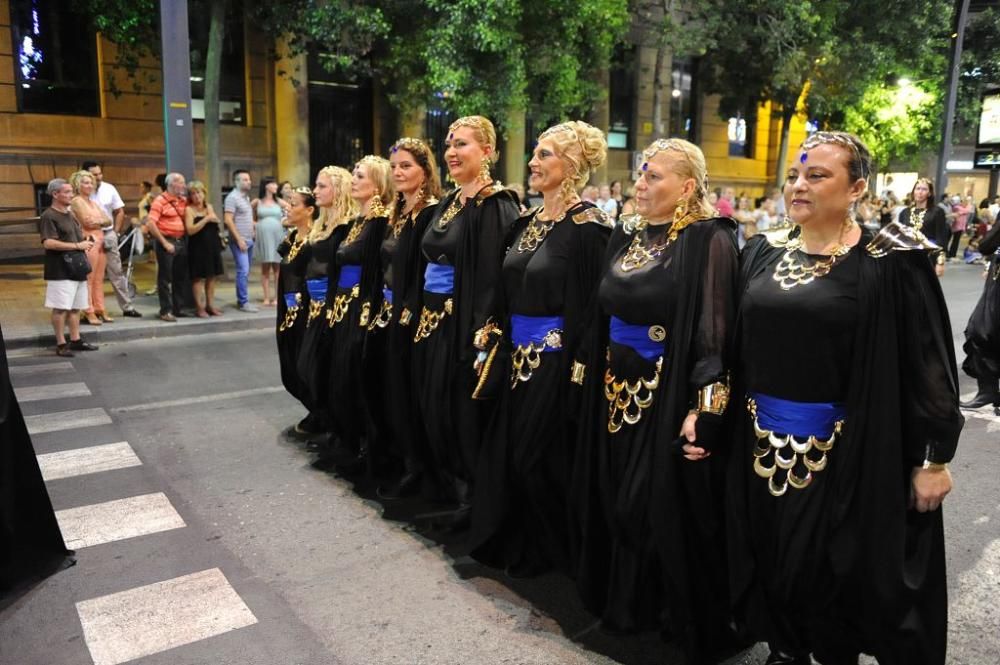 Desfile de Moros y Cristianos por las calles de Mu