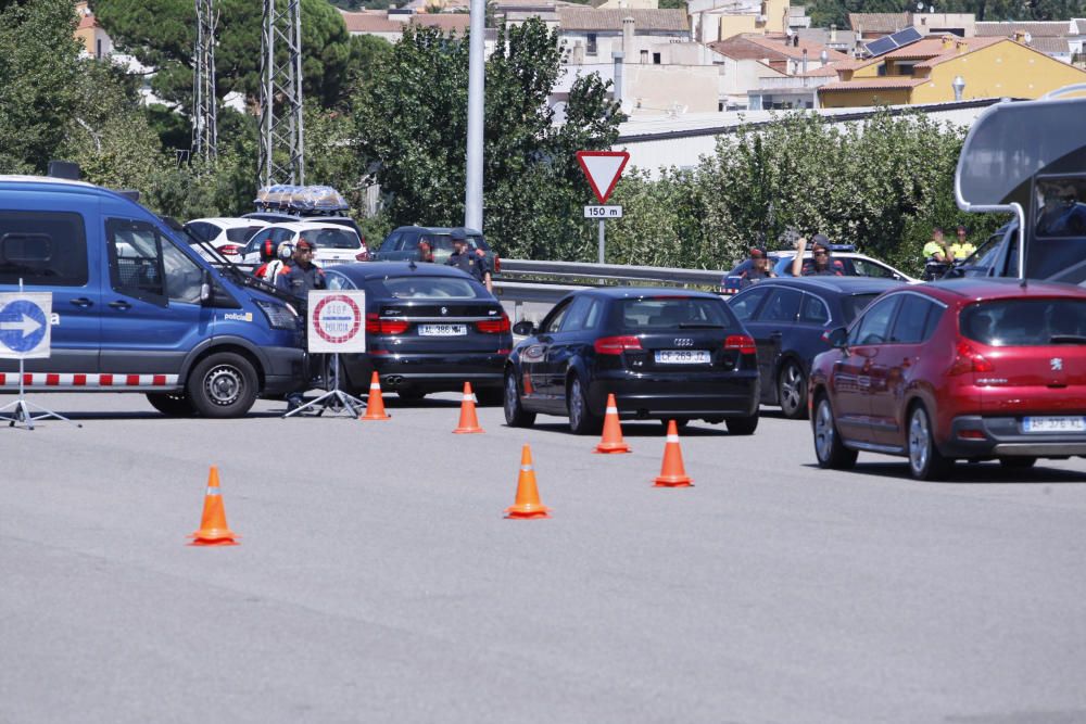 Gran desplegament policial a la Jonquera