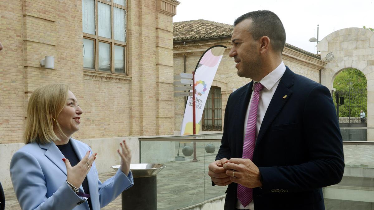 Natàlia Enguix y Vicent Mompó, en un acto institucional.