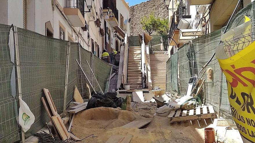 Las escaleras mécanicas de acceso al casco antiguo de Calp se eternizan