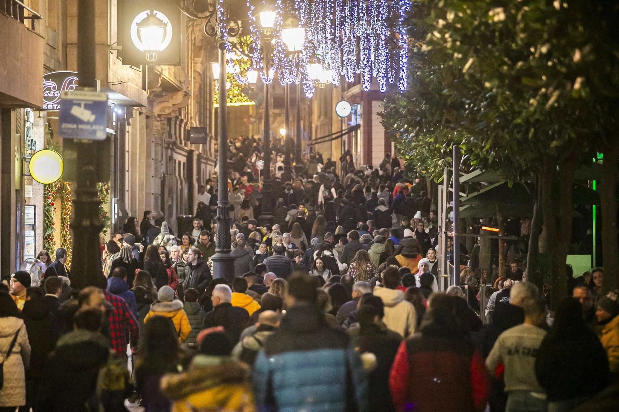 Ambiente navideño durante el puente en Oviedo