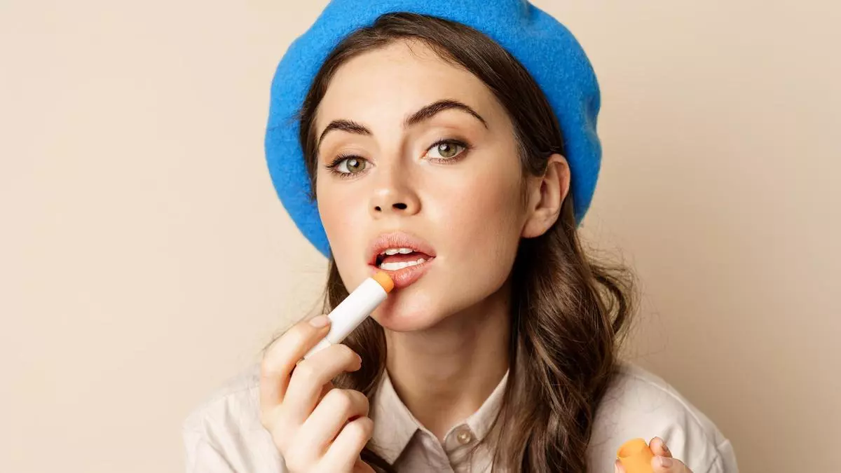 Estos son los bálsamos labiales que no pasan de moda para un aspecto más hidratado y jugoso que nunca