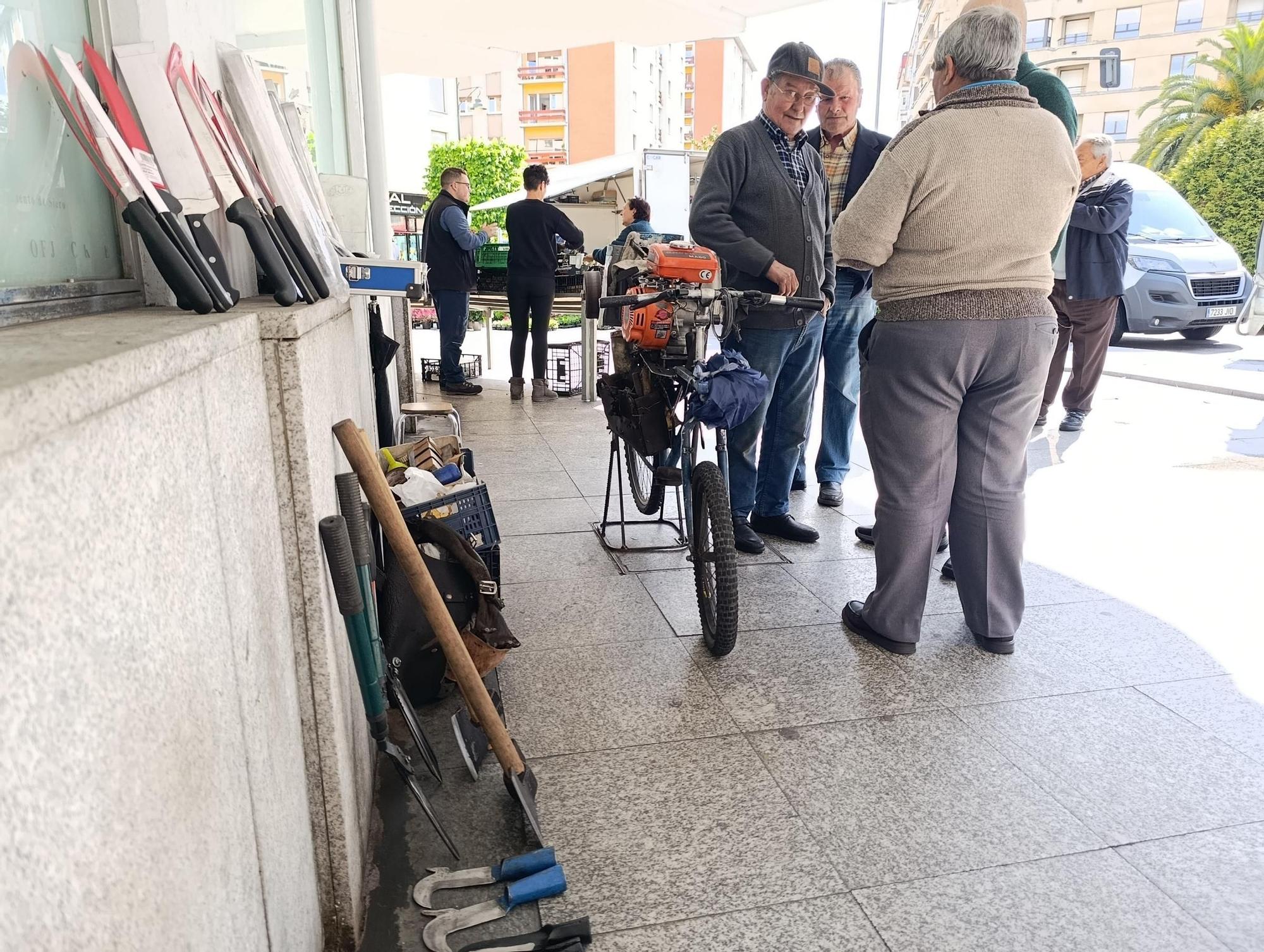 El mercado de alimentación de la Pola pide refugio