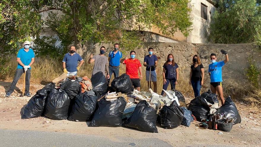 Participantes en la recogida de residuos