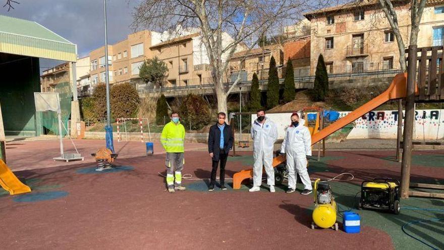 Teruel protege los parques infantiles contra virus y bacterias con nanopintura