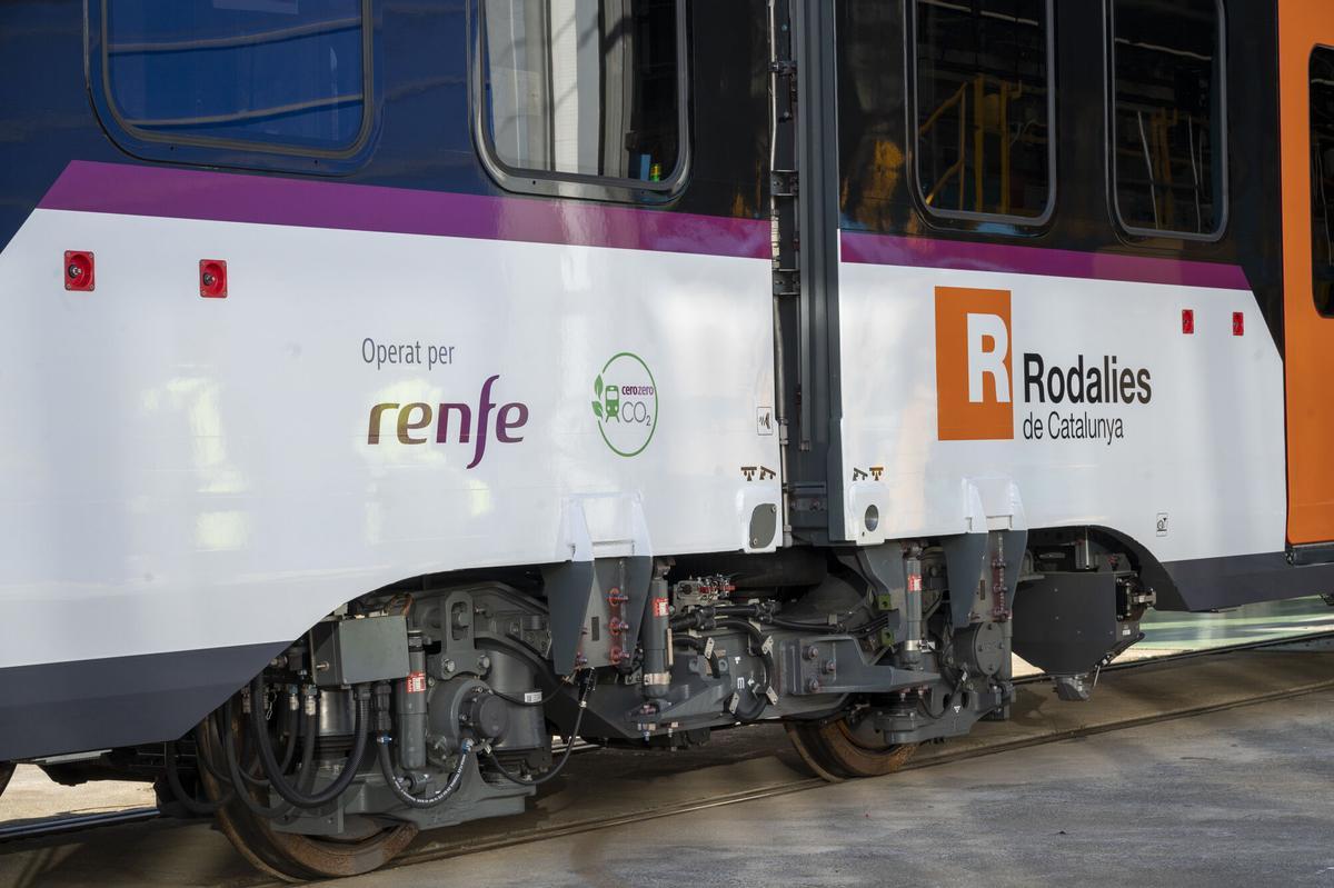Uno de los trenes s 452 de Alstom, el día de la presentación en la fábrica de Santa Perpètua de Mogoda, en enero del año pasado.