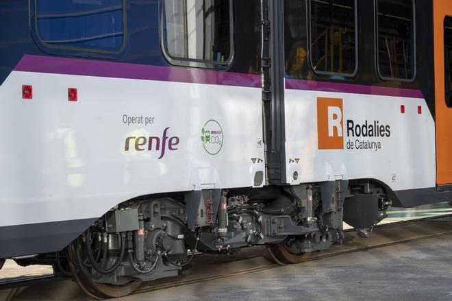 Alstom asegura al presidente Pedro Sánchez que en junio entregará por fin los dos primeros trenes de Rodalies